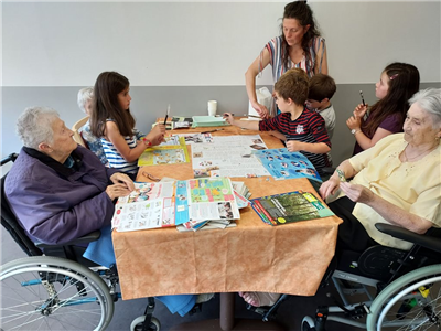 Rencontres intergénérationnelles au sein de la Résidence des deux vallées en Aveyron